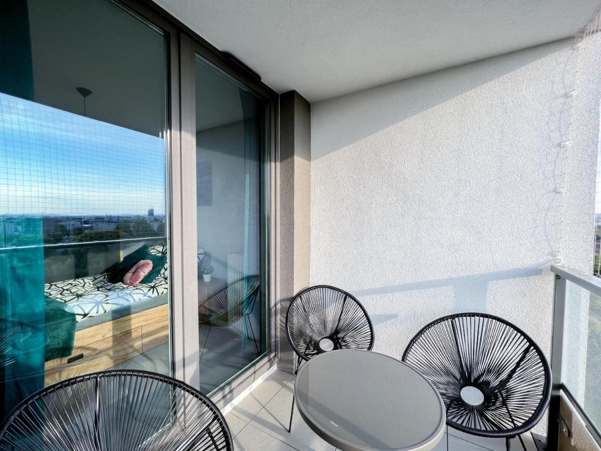 شقة 12 Floor Mogilska Tower كراكوفيا المظهر الخارجي الصورة